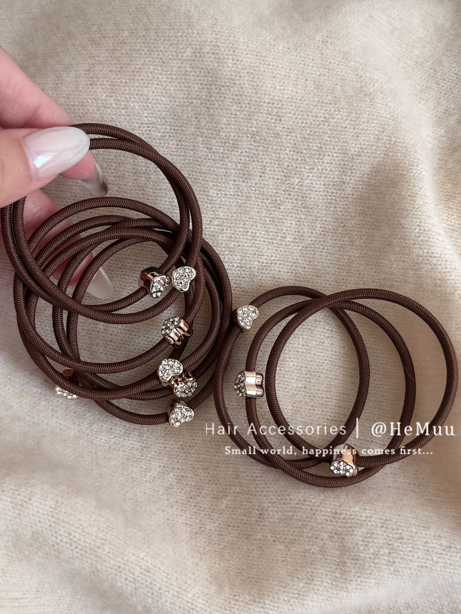 Simple and cute little heart-shaped water diamond hair band, durable rubber band, high-elasticity hair tie, women's hair accessory, hair band, large intestine hair band, Korean hair tie Item Picture