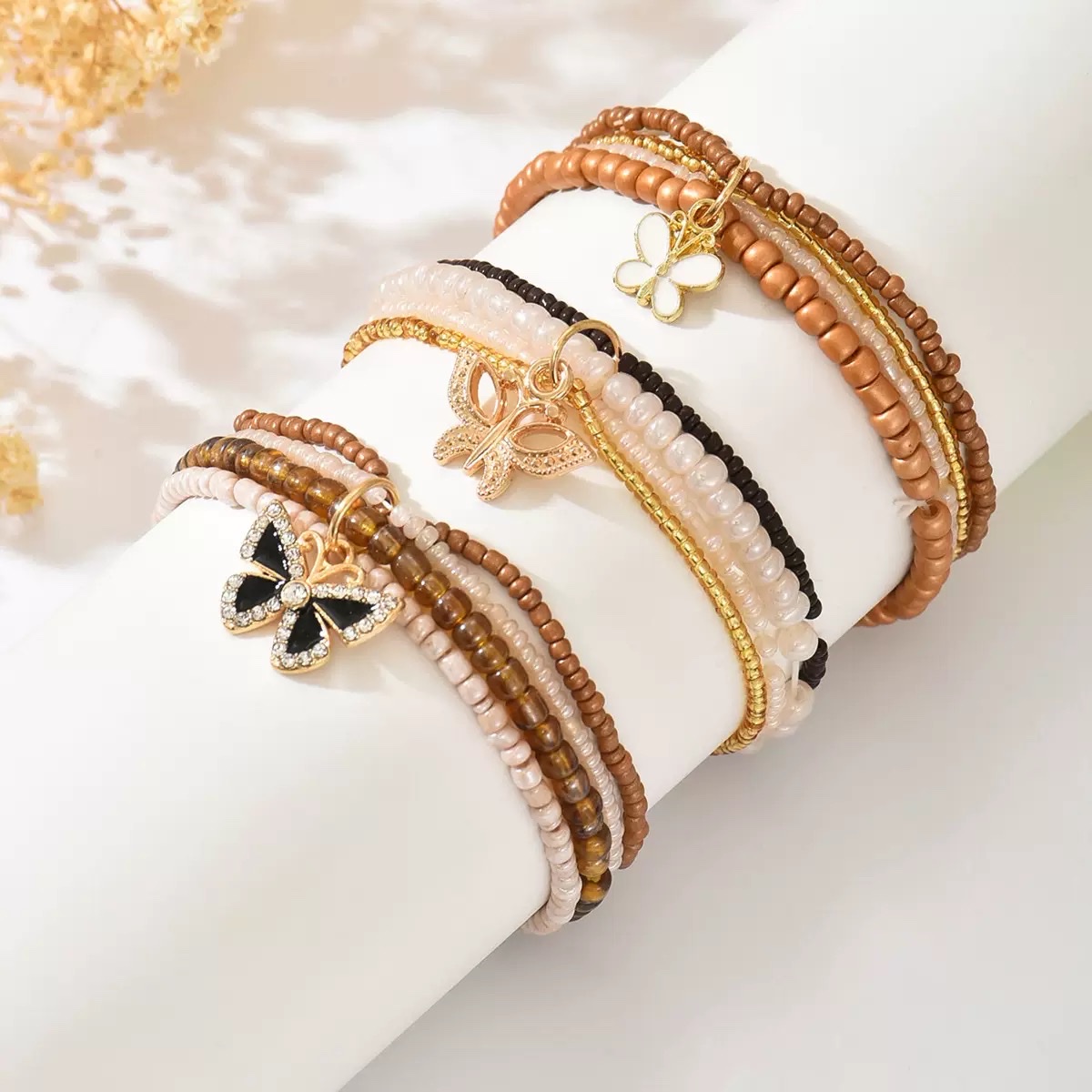 Handcrafted beaded cross-border diamond-encrusted butterfly beaded multi-layer bracelet, retro ins niche high-end style bracelet, fashionable and versatile jewelry for women Item Picture