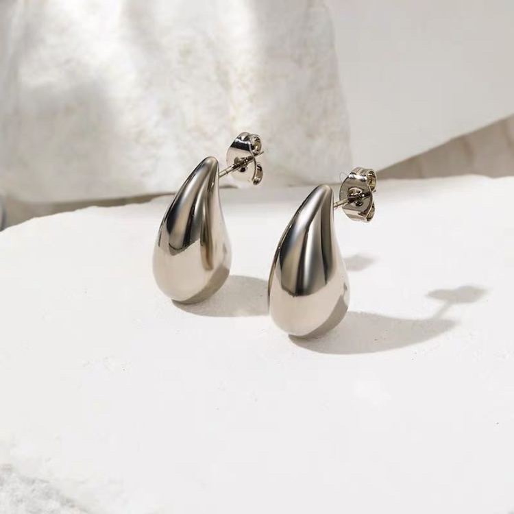 Best-selling stainless steel earrings for the "Teardrop Girl" on Instagram are versatile, simple and fashionable. Factory direct sales details Picture