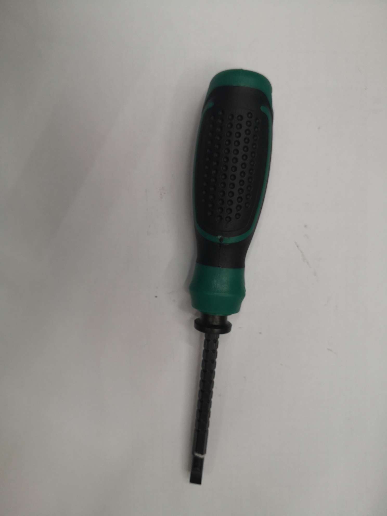 A manual screwdriver with adjustable length is a manual tool