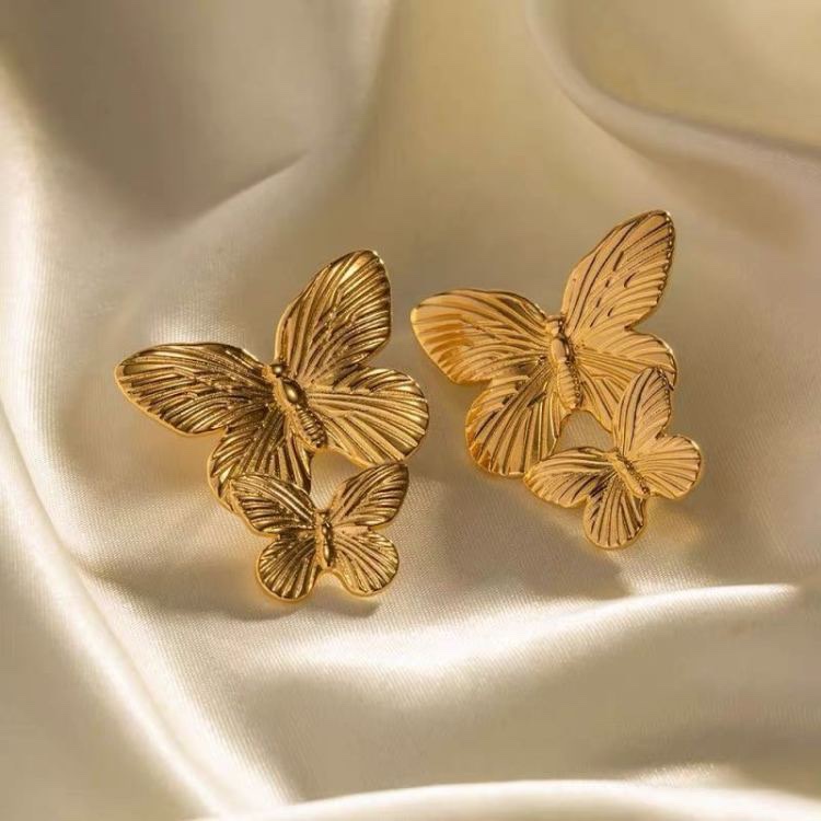 New retro golden stainless steel butterfly metal stud earrings with a high-end design sense, direct sales from the manufacturer