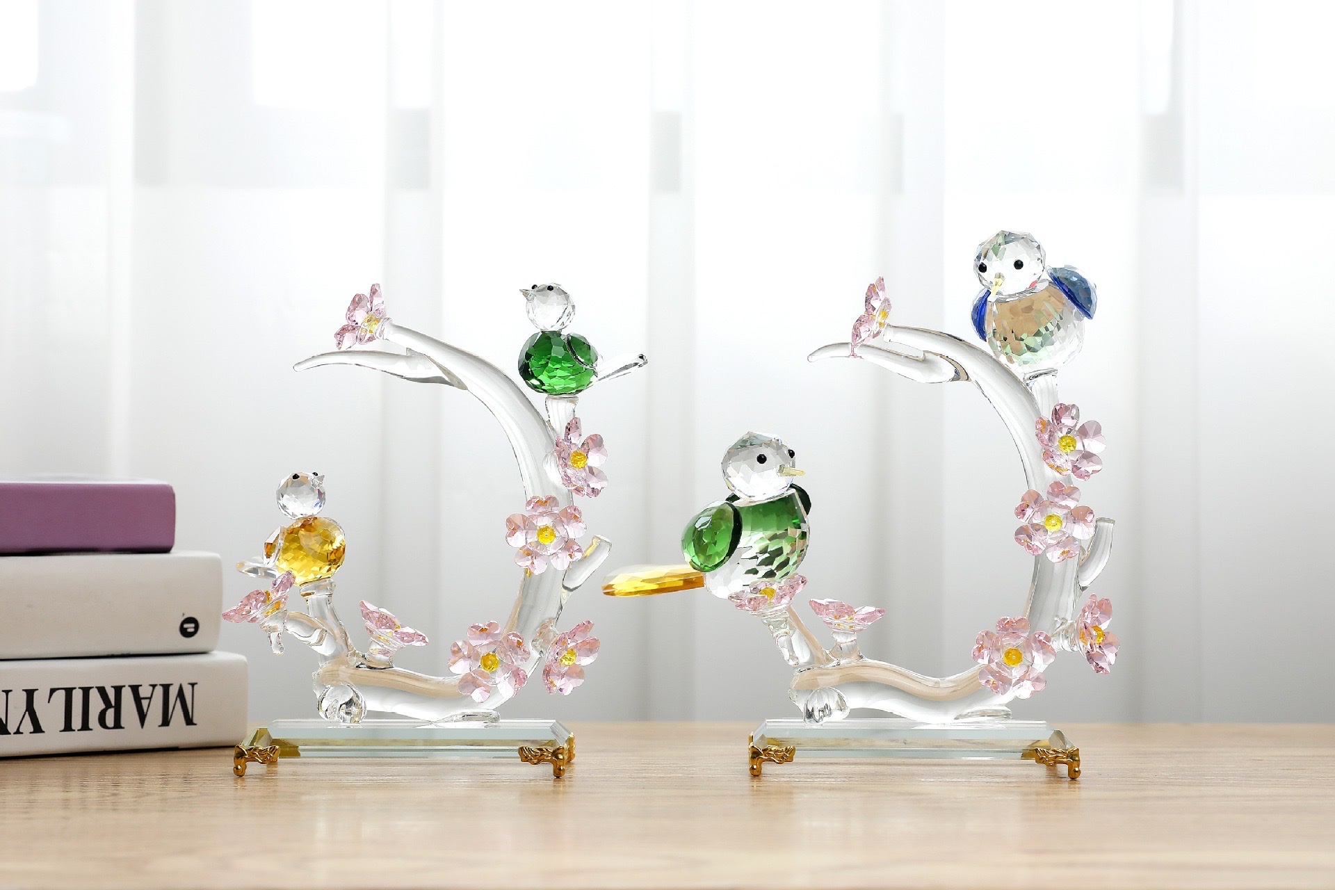 New Chinese-style geometric bird-side craft ornaments, hotel model room, living room, TV, wine cabinet, soft decoration ornaments Application Scenario