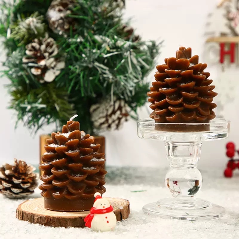 Cross-border wholesale of Christmas pineco-shaped scented candles, soybean wax scene decoration, and photo props Cross-border wholesale of Christmas pineco-shaped scented candles, soybean wax scene decoration, and photo props