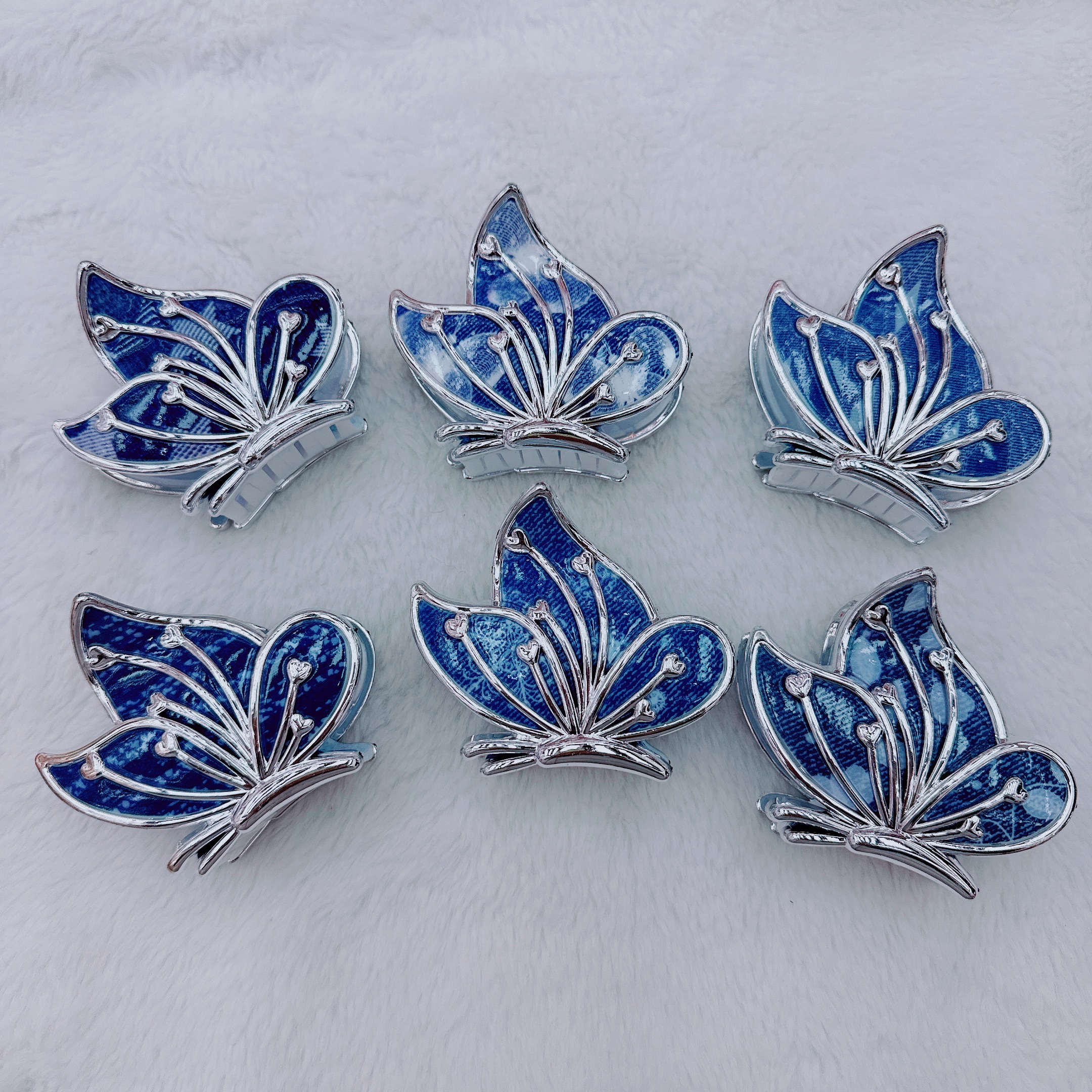 2026新款气质简约流行色牛仔蓝蝴蝶抓夹