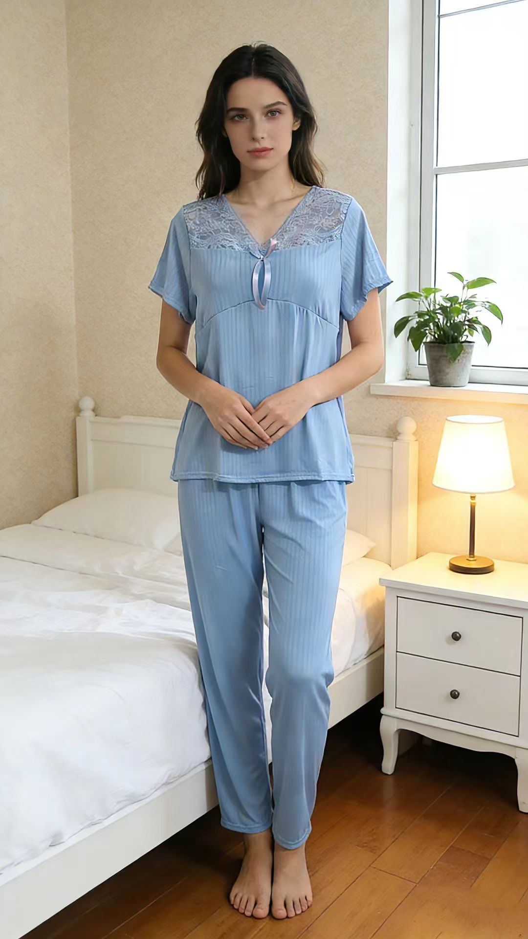 Wear lace short-sleeved shirts and long pants in summer and autumn