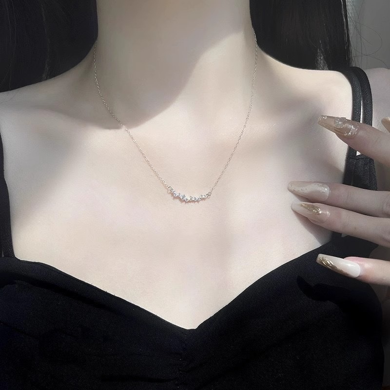 新款法式流星闪闪锆石项链女气质日常百搭轻奢小众设计锁骨链批发 白底实物图