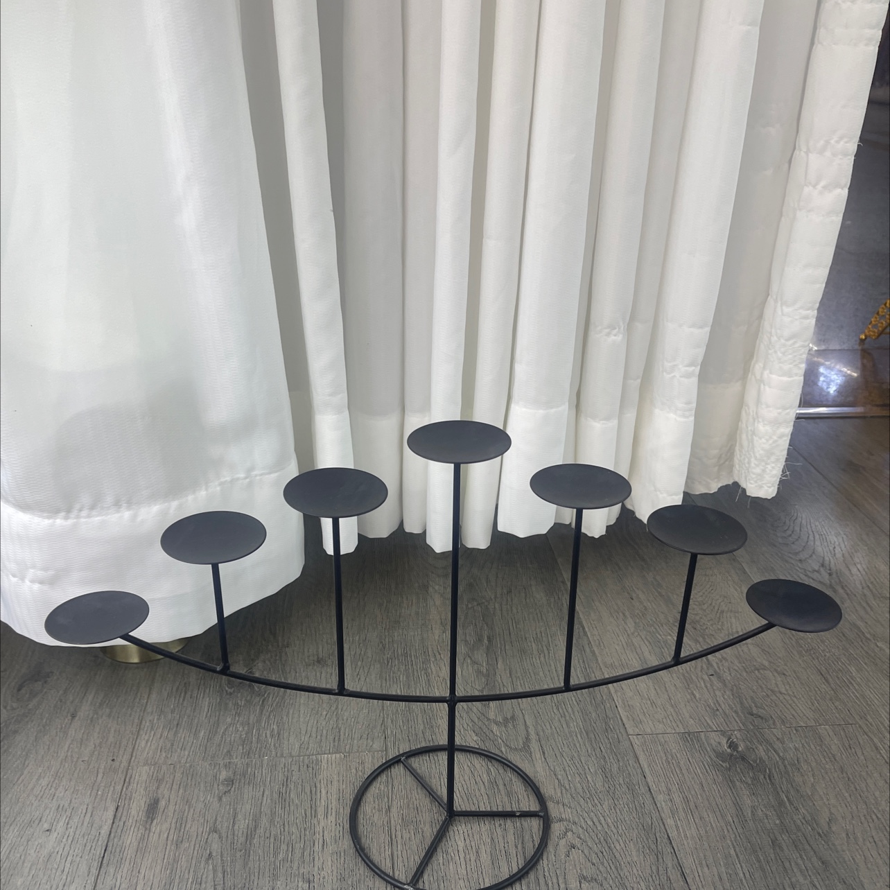European-style metal home furnishings, including living room candlesticks, dining tables, wedding candlesticks, and creative decorative items Specification image