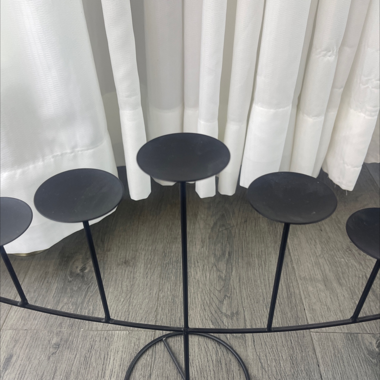 European-style metal home furnishings, including living room candlesticks, dining tables, wedding candlesticks, and creative decorative items pic 2