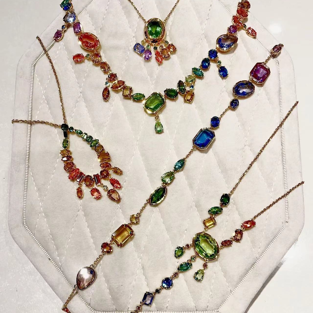 Dazzling and luxurious Zircon necklace set: Exquisite, beautiful and dazzling jewelry, minimalist style jewelry set, two-piece necklace, earrings, elegant layering combination, daily commuting and date accessories, light luxury and niche design