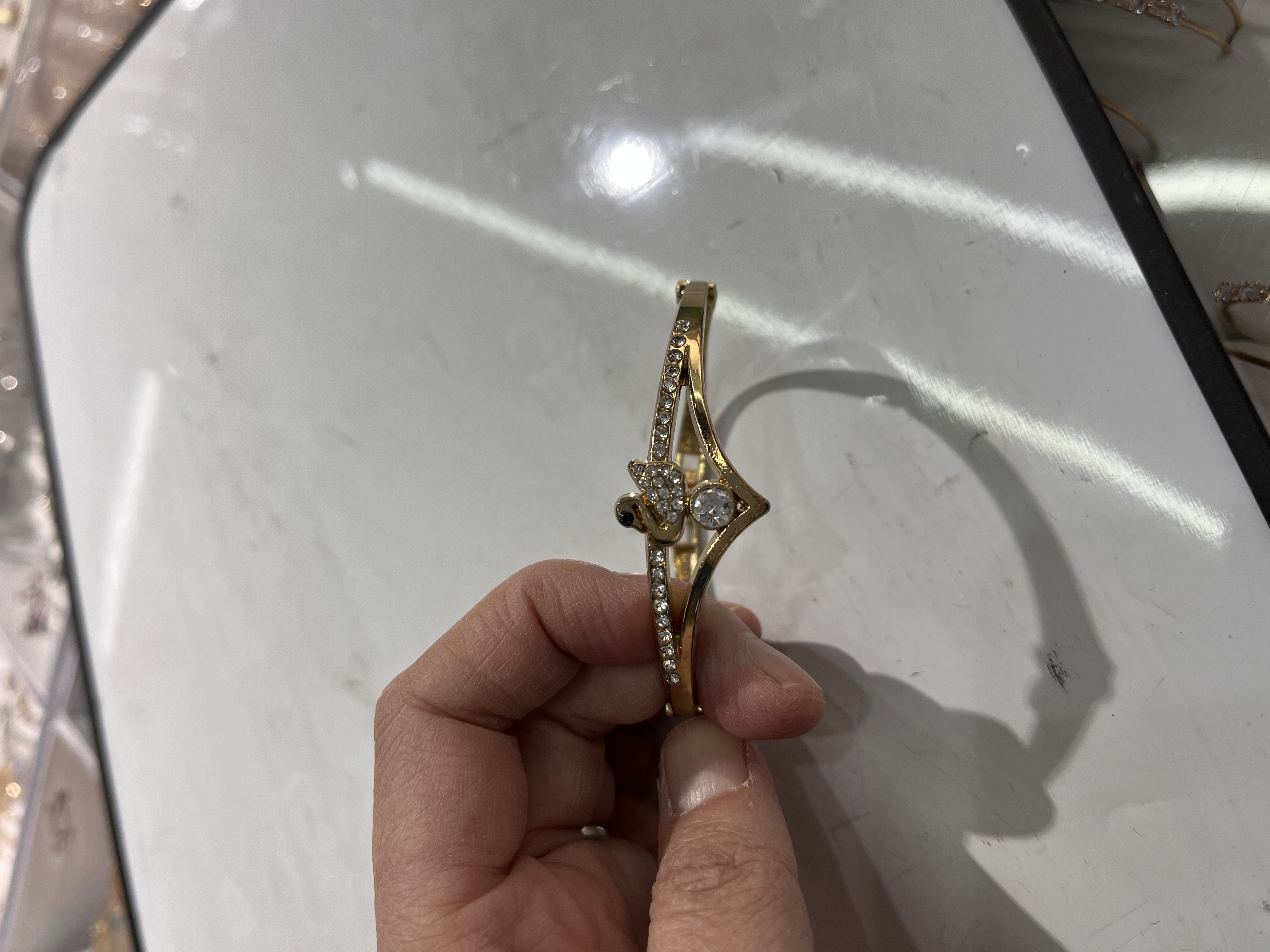 Fashion Bracelet for Women 2026, new high-end style bracelet, light luxury, niche, exquisite and versatile, oil-dripping bracelet detail image 3
