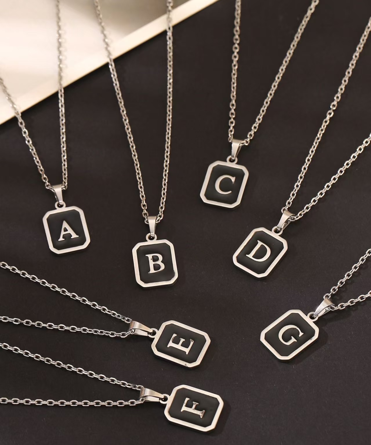 方块项链，时尚最新款式的男女款项链，最新精准项链