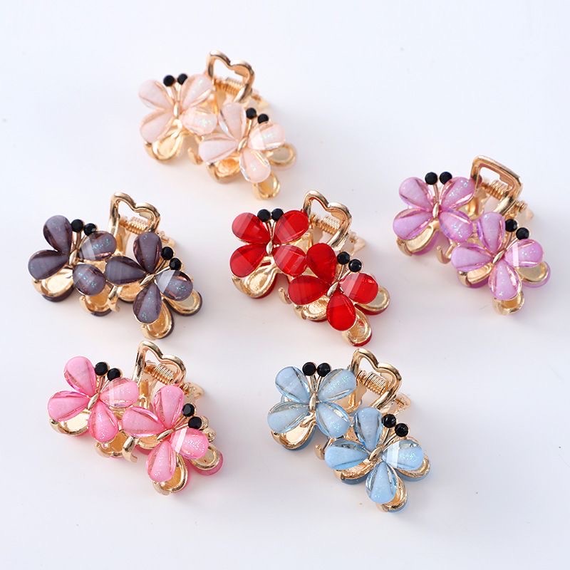 Korean-style water diamond bangs hair accessory, hair clips at the back of the head, crystal medium-sized bun, hair grips, and exquisite shark clips Korean-style water diamond bangs hair accessory, hair clips at the back of the head, crystal medium-sized bun, hair grips, and exquisite shark clips