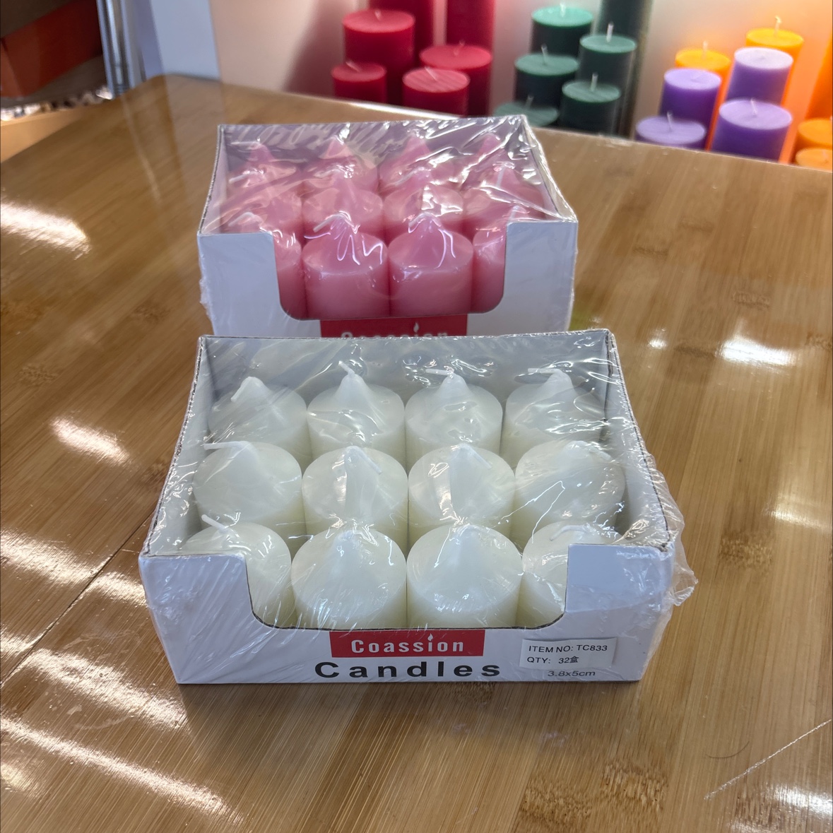 Pointed single-color cylindrical candles, lighting candles, party candles