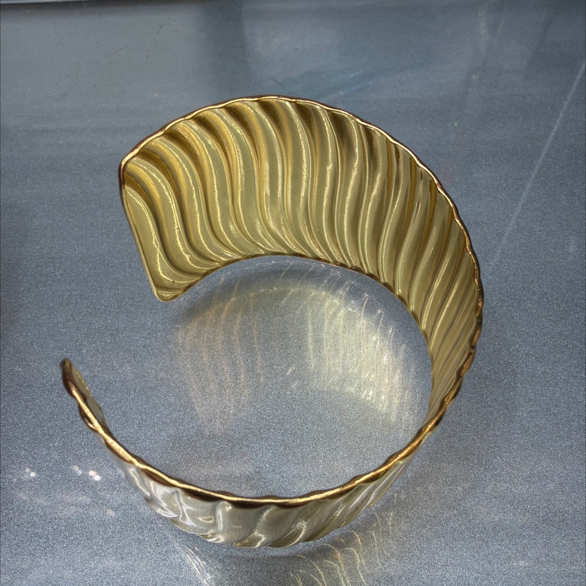 Stainless steel fashionable bracelet Application Scenario