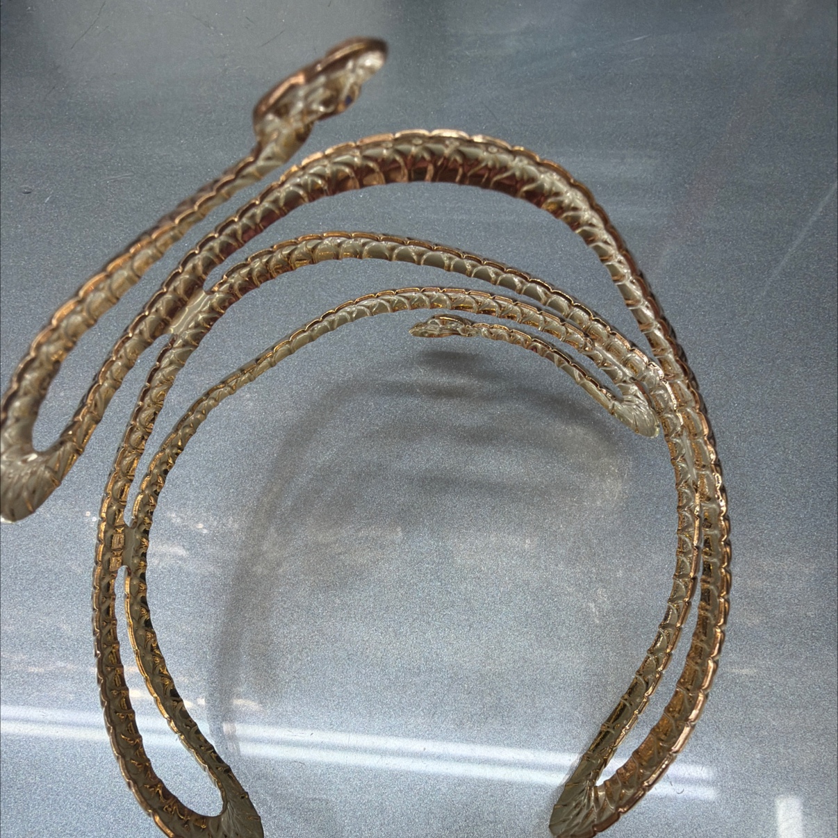 Gold-plated fashionable arm bracelet Specification image