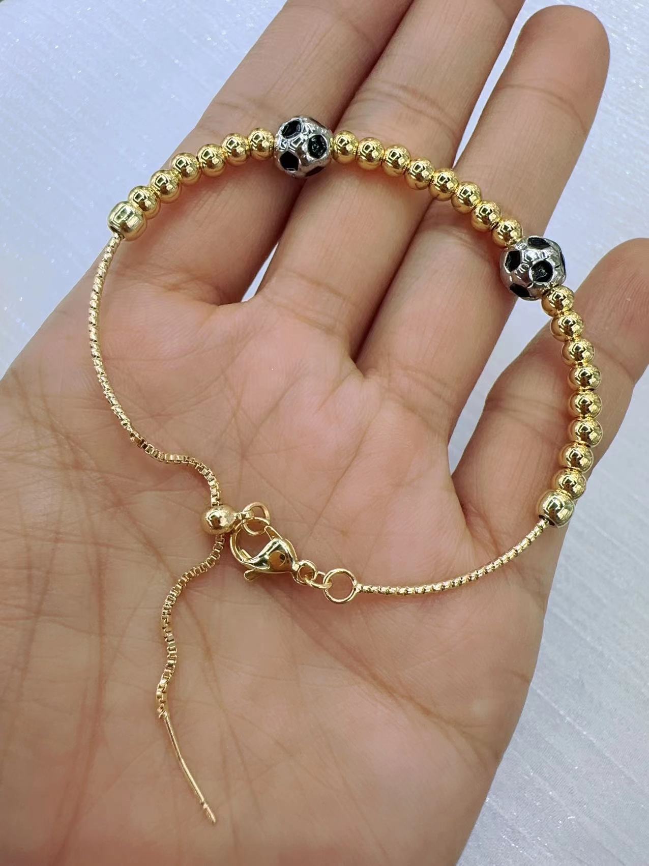 Ins-style football-themed beaded bracelet, a niche design with a sporty and versatile style