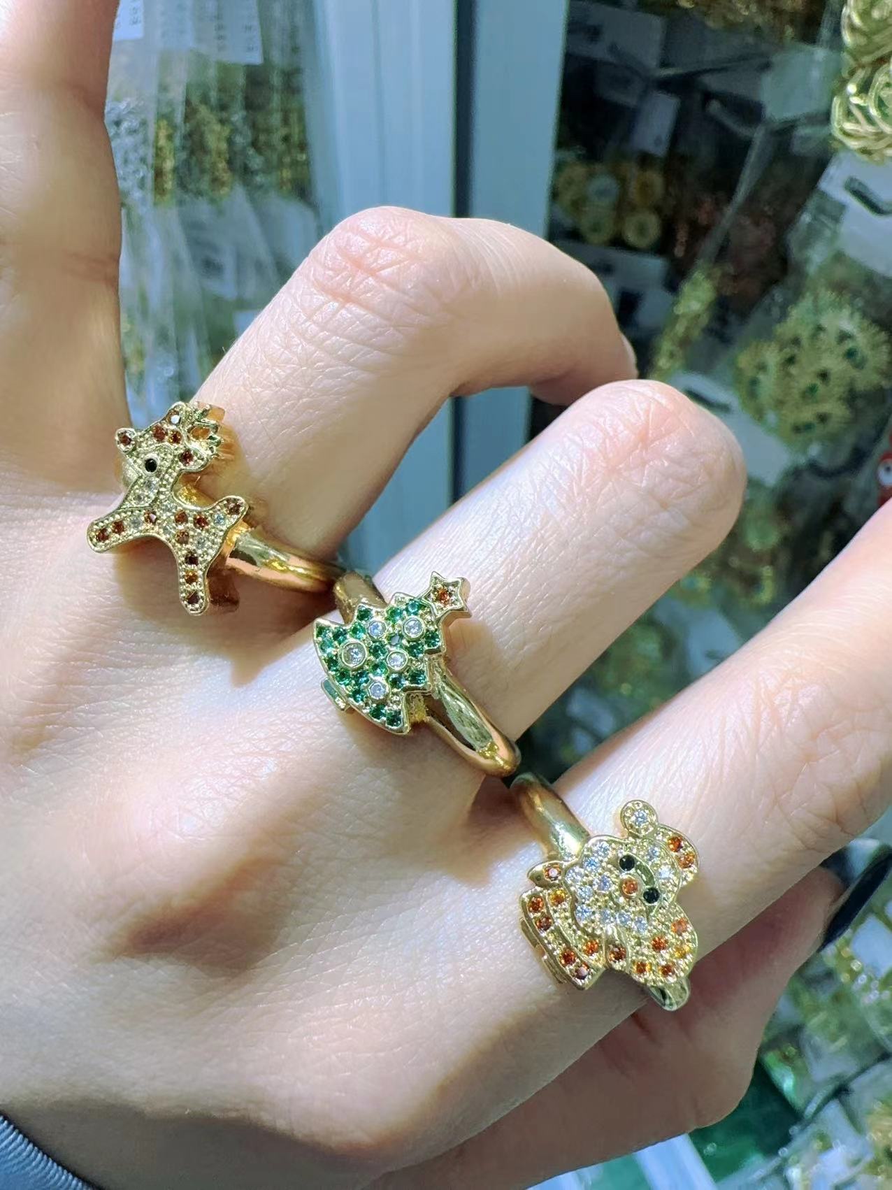 A light luxury festive atmosphere ring, Christmas element three-piece set, adjustable opening ring with diamonds Application Scenario