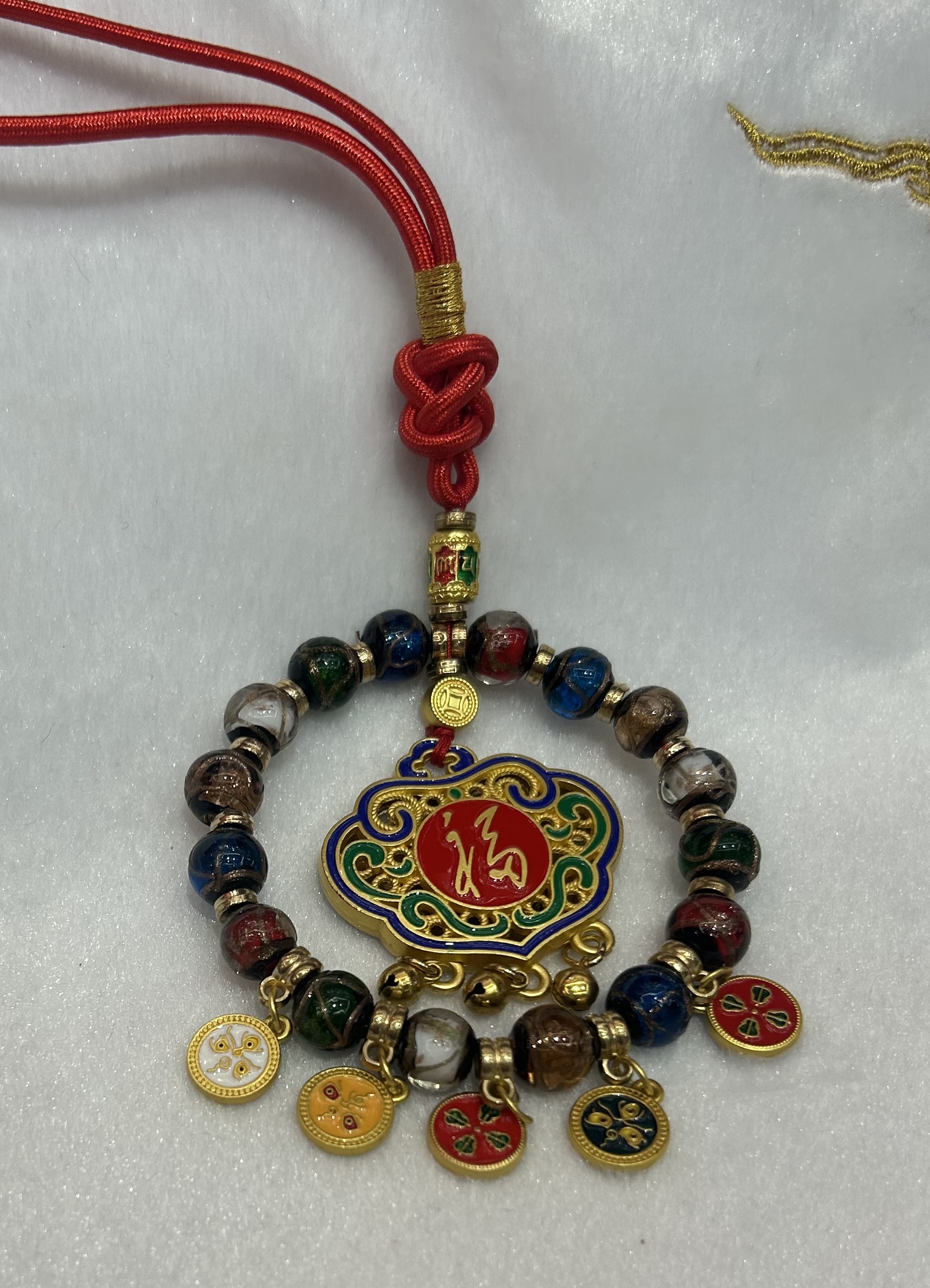 玛瑙文创手工艺品，车饰后视镜，车内必备品，款式新颖别致，创意汽车挂件。