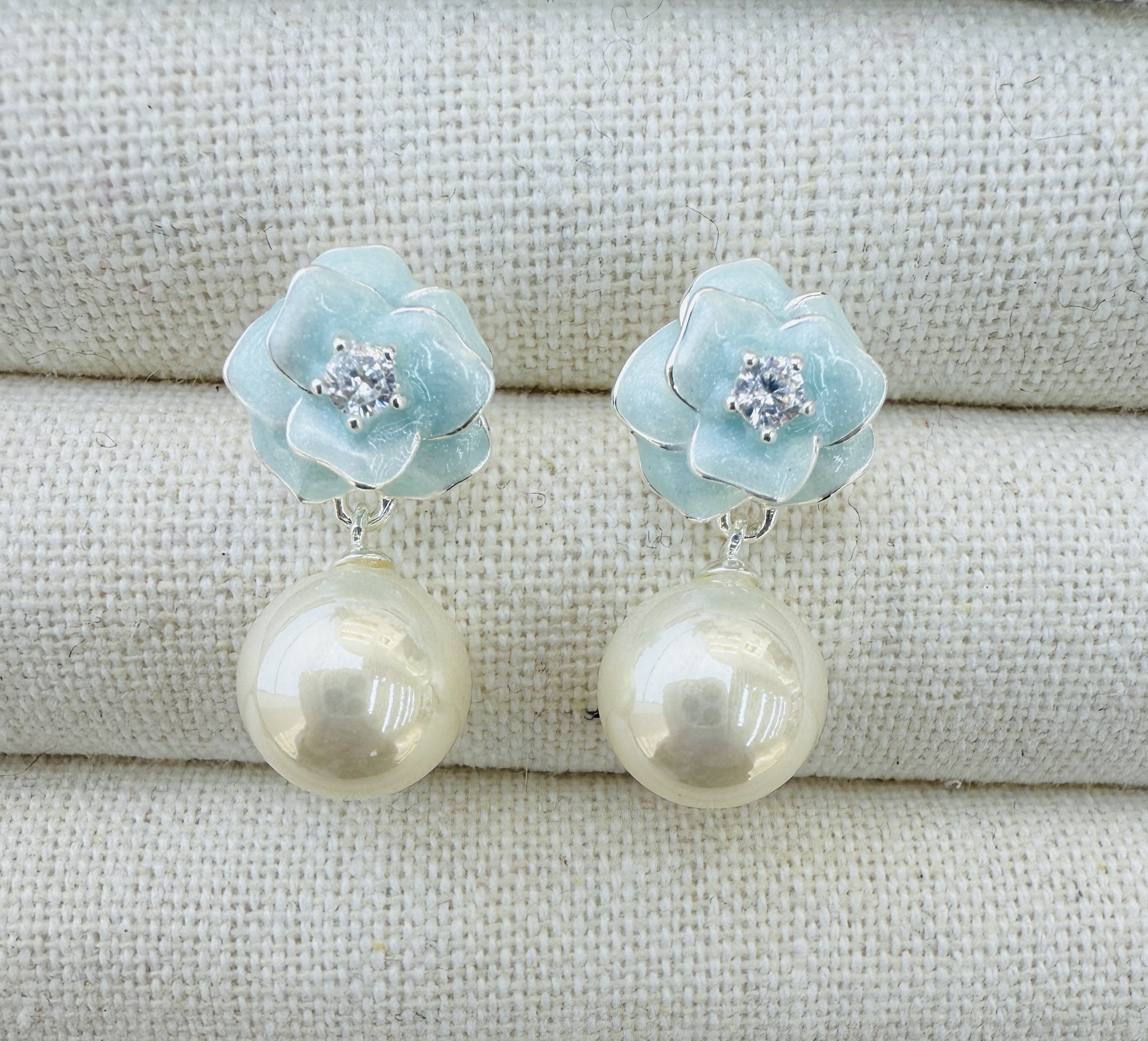 2026上新款气质温柔珍珠款，时尚山茶花滴油款，春天色彩吸睛.