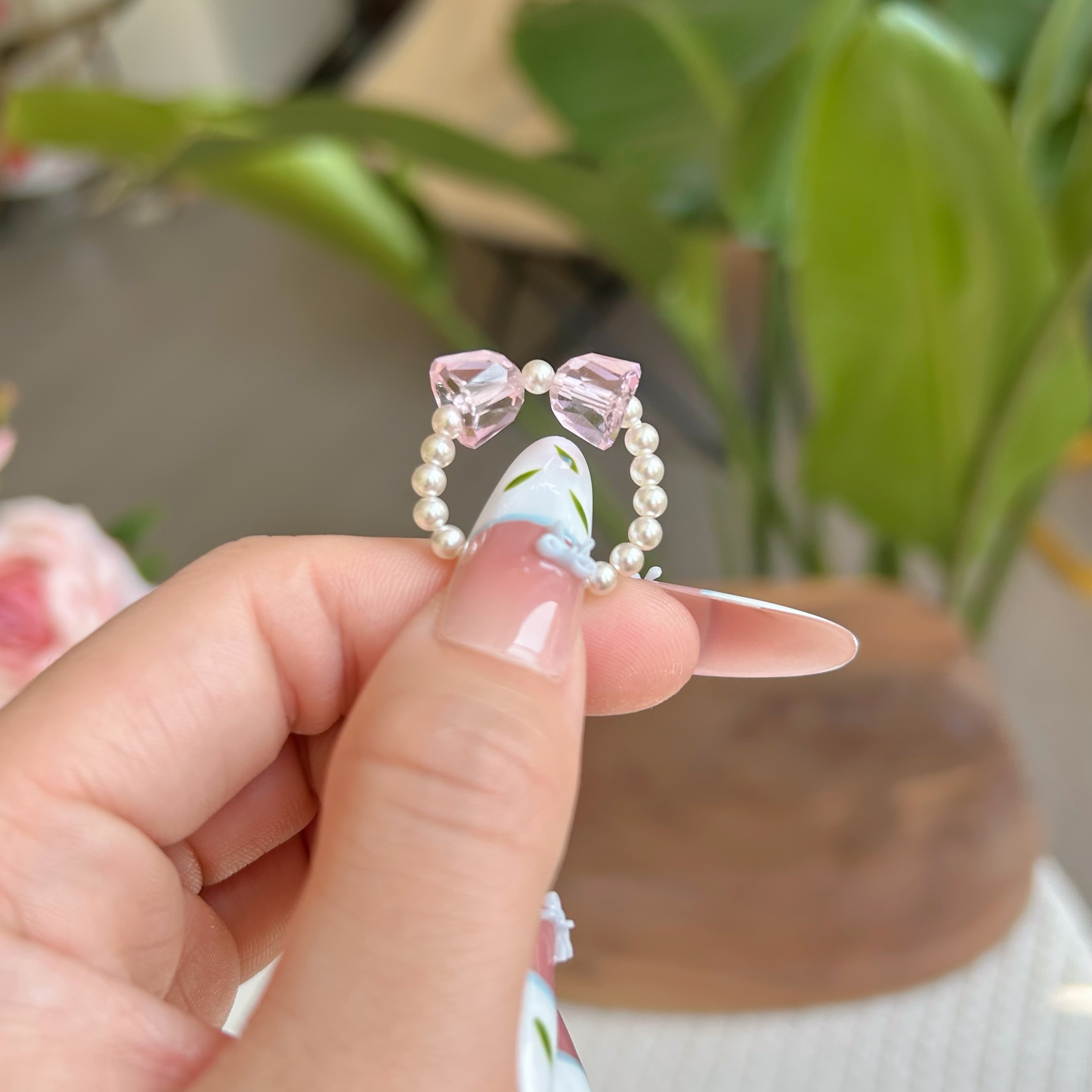 春日限定粉水晶铃兰花贝珠戒指手链套装小众设计精致甜美感配饰详情图4