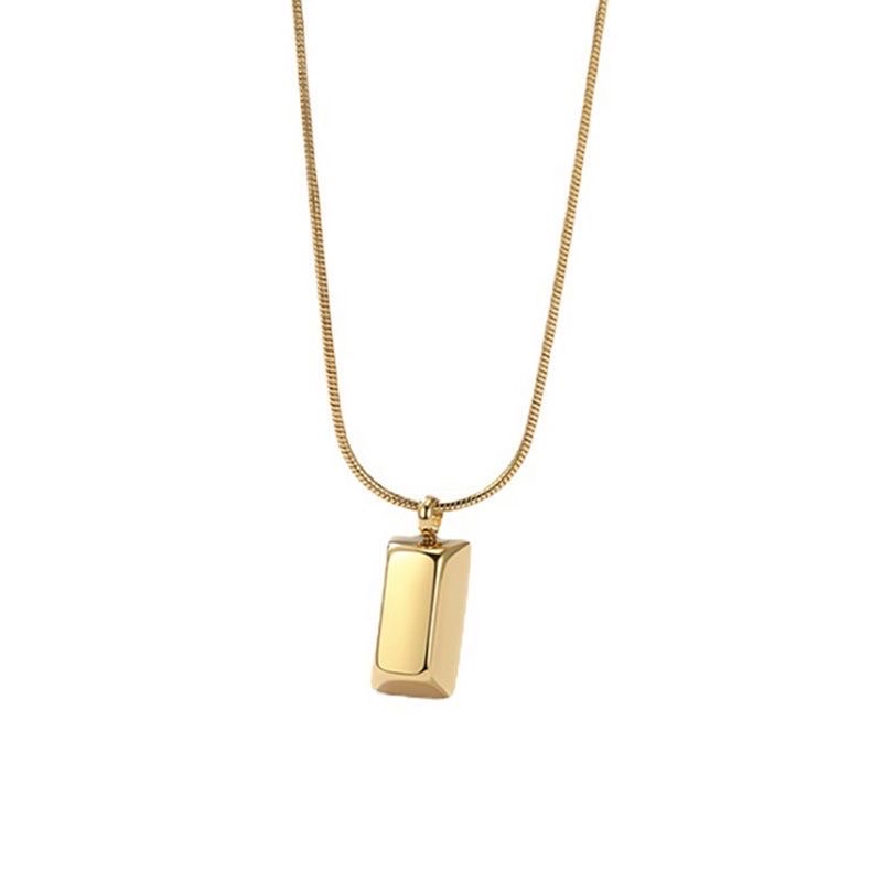 Titanium steel small gold brick necklace with a light luxury and niche design sense, collarbone chain, a popular 2026 new neckchain accessory for women Item Picture