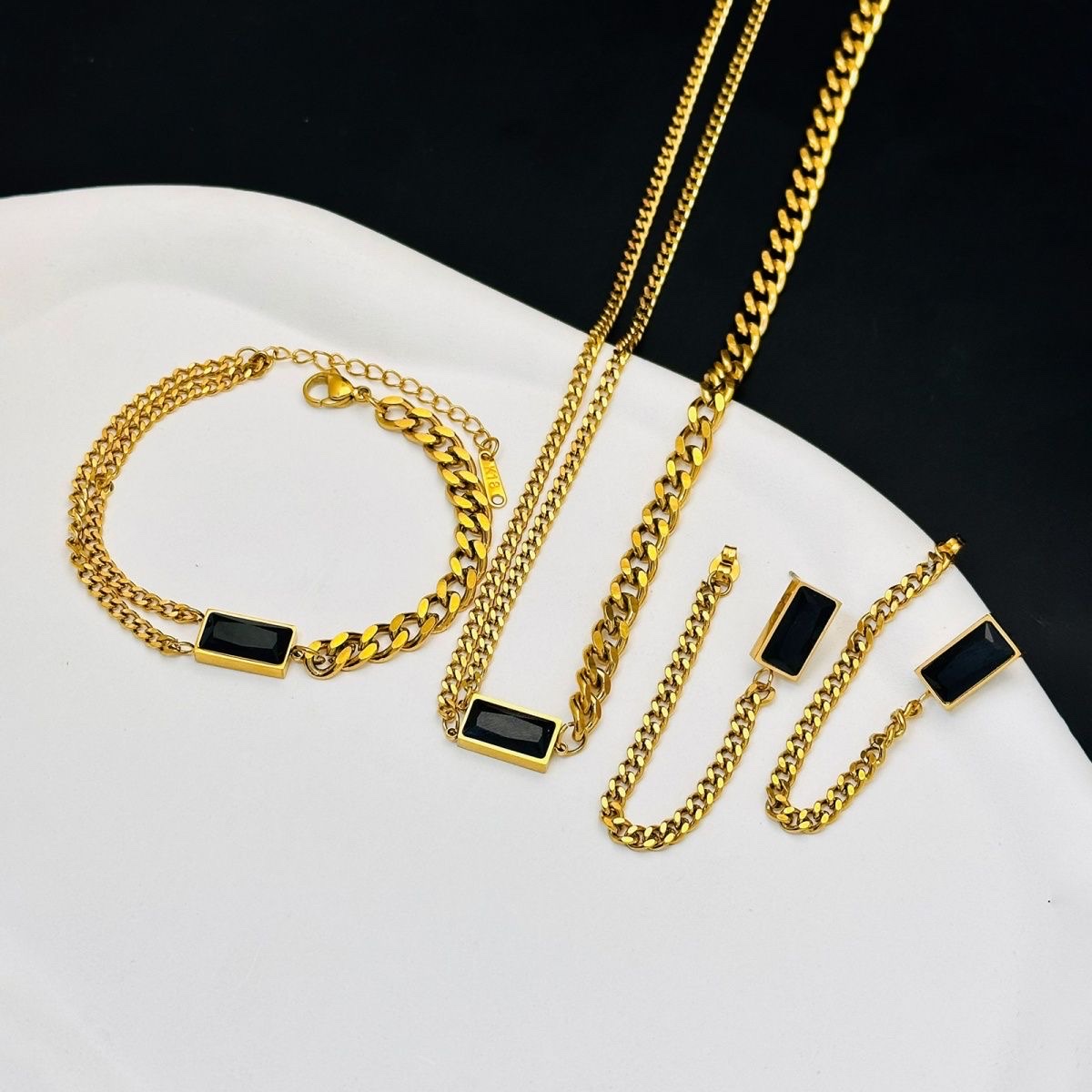 【 All-titanium Steel 】 Black and green square European and American cross-border bracelet, necklace and earrings, fashionable and high-end titanium steel jewelry details Picture