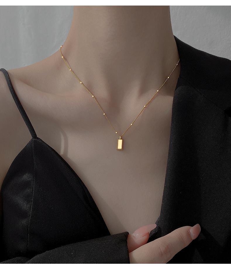 Titanium steel non-fading small gold bar necklace for women, 2026 new ins niche light luxury design, high-end collarbone chain