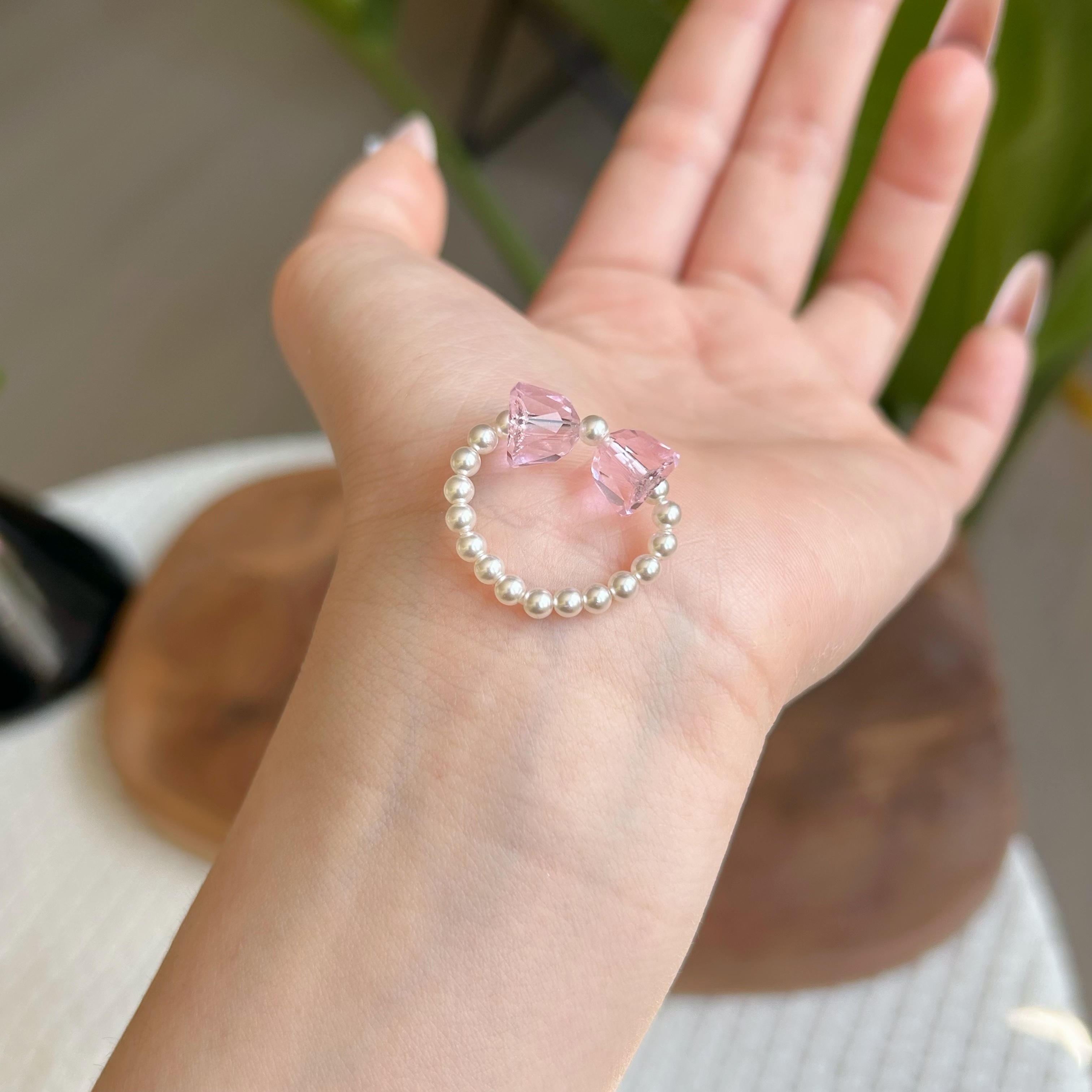 春日限定粉水晶铃兰花贝珠戒指手链套装小众设计精致甜美感配饰详情图3