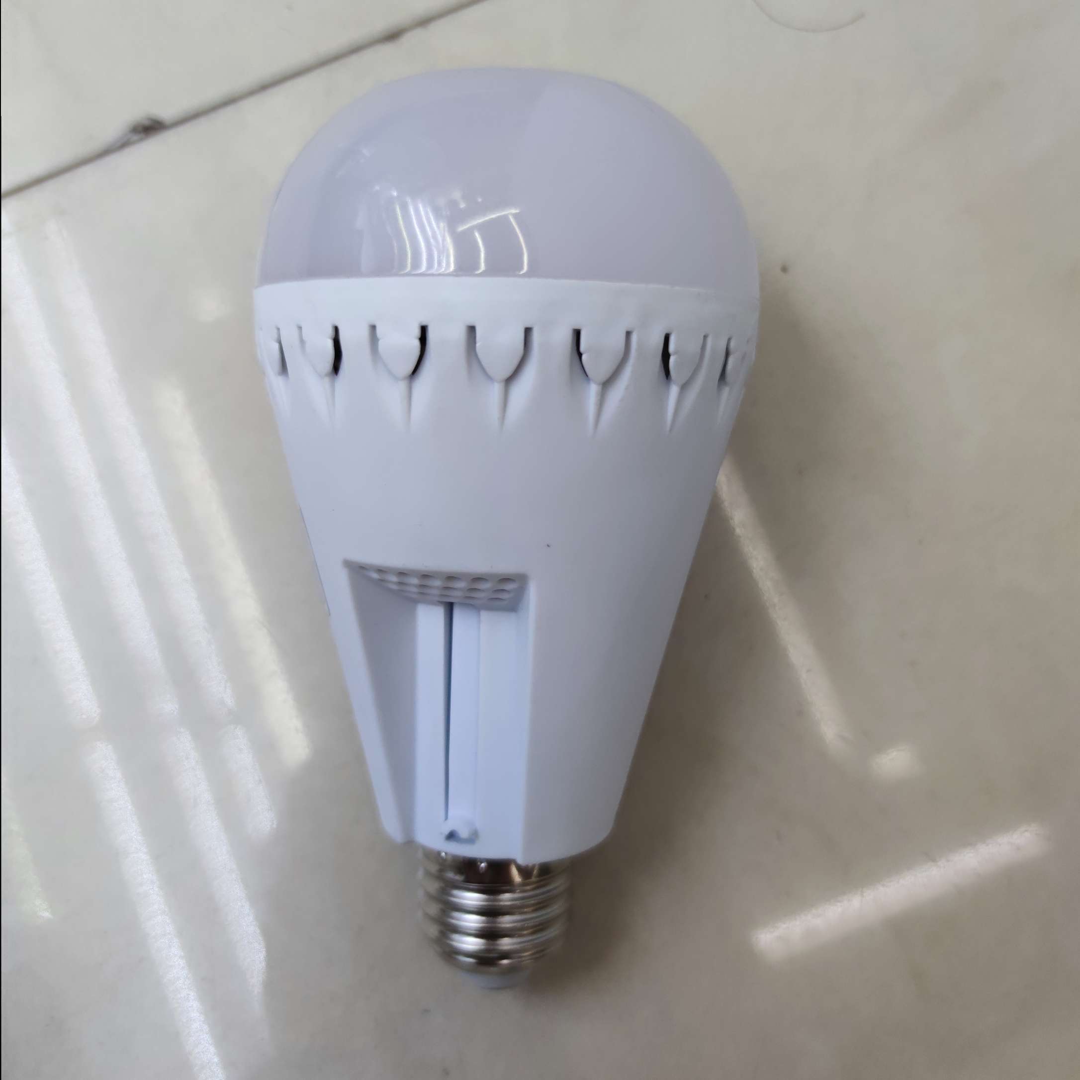 LED球泡灯节能省电家用吸顶灯替换灯泡3瓦5瓦7瓦10瓦