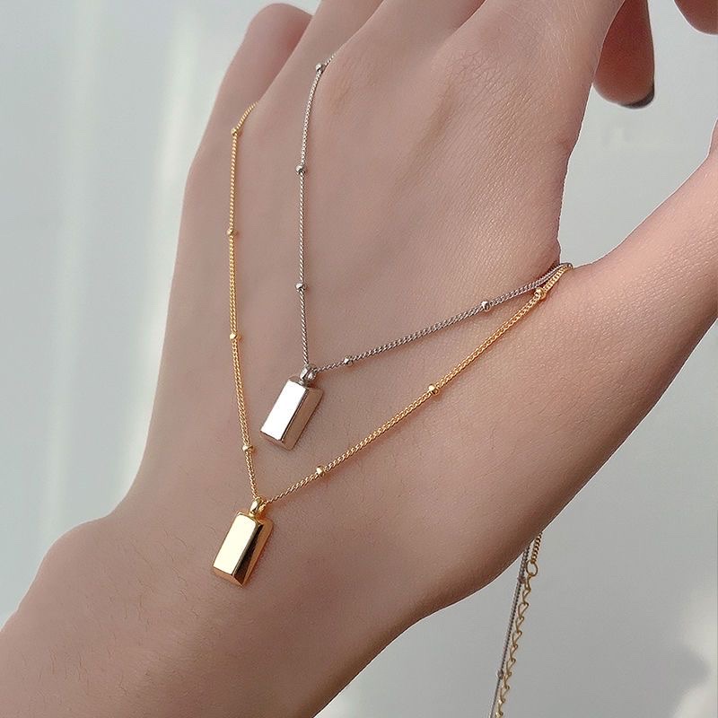 Titanium steel non-fading small gold bar necklace for women, 2026 new ins niche light luxury design, high-end collarbone chain details Picture