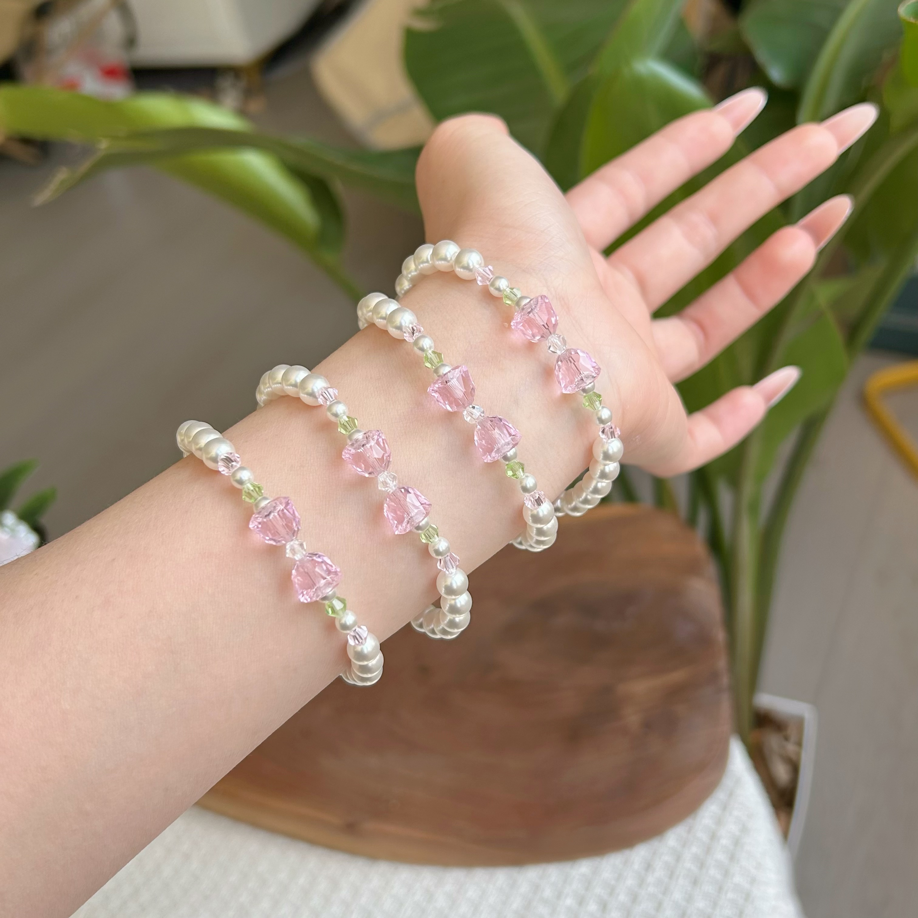 春日限定粉水晶铃兰花贝珠戒指手链套装小众设计精致甜美感配饰