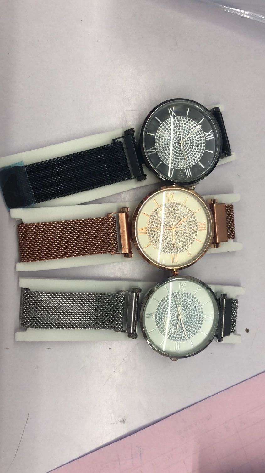 时尚精美镂空环扣表带女士手表石英表