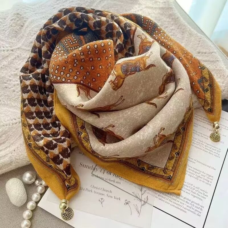 Magnetic buckle herringbone velvet square scarf 68*68cm, a fashionable new bestseller. For more new styles, please ask me for pictures. Welcome to purchase detail image 10