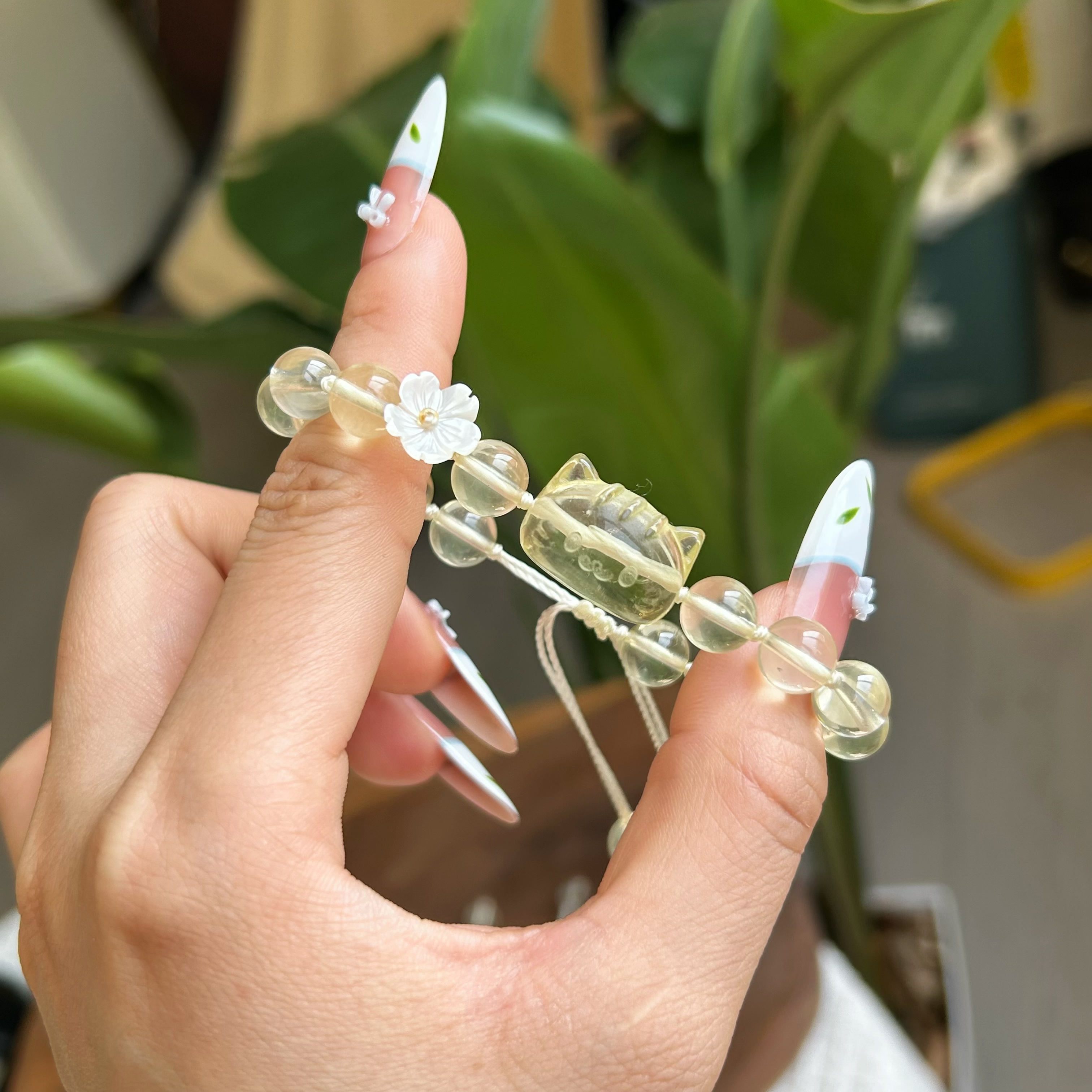新款天然柠檬黄水晶猫咪编绳手链可调节小清新可爱手串 手链小众设计厂家批发产品图