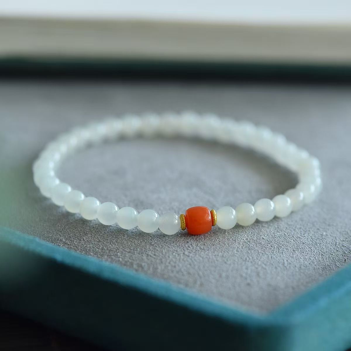 Premium Hetian jade bracelet, female ice type, sheep fat white jade, clear water, genuine Qinghai old material, Nan Red bracelet Specification image