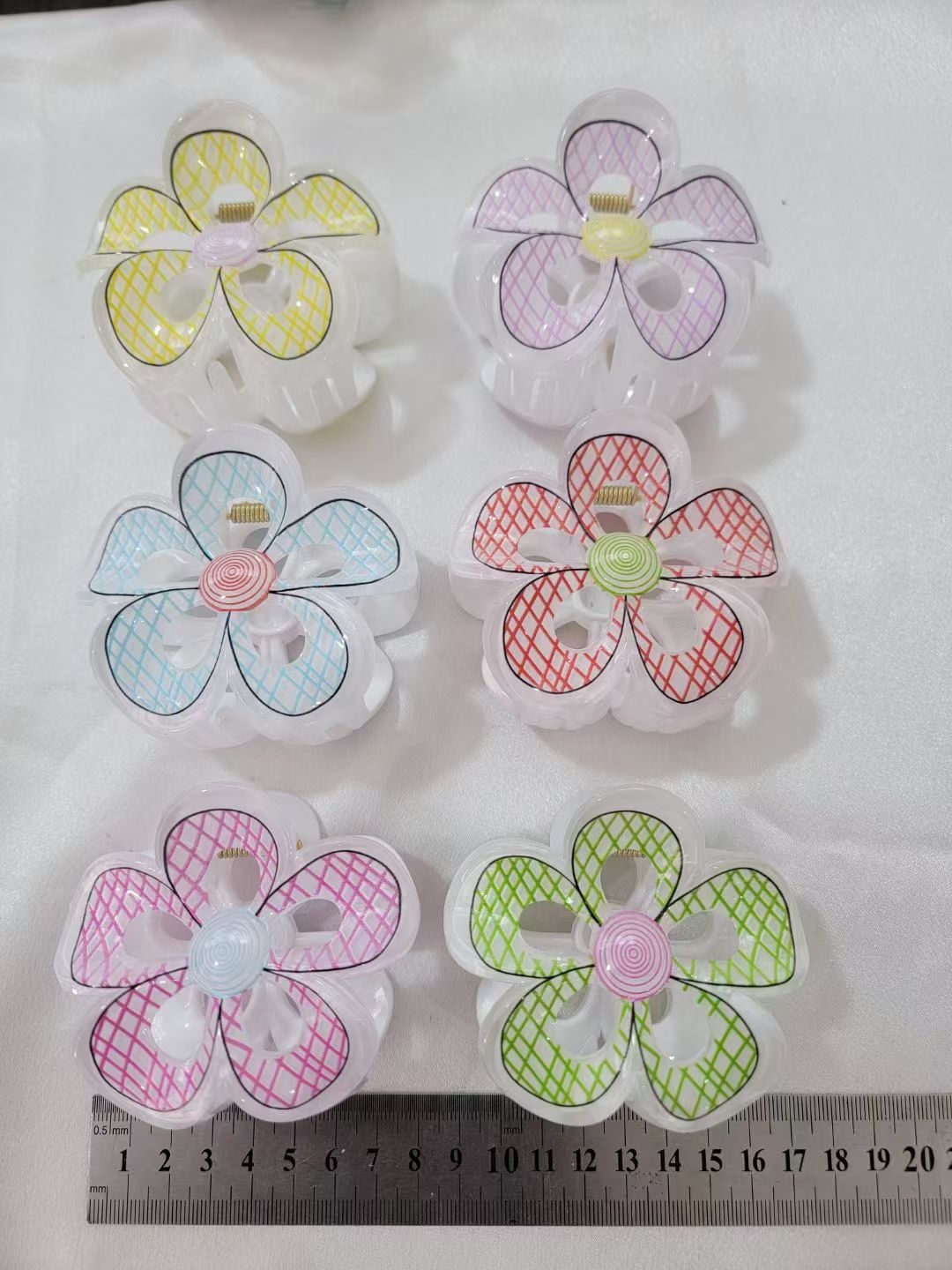 多巴胺糖果花朵彩色边夹发卡女2026新款甜美可爱侧边夹子发夹头饰