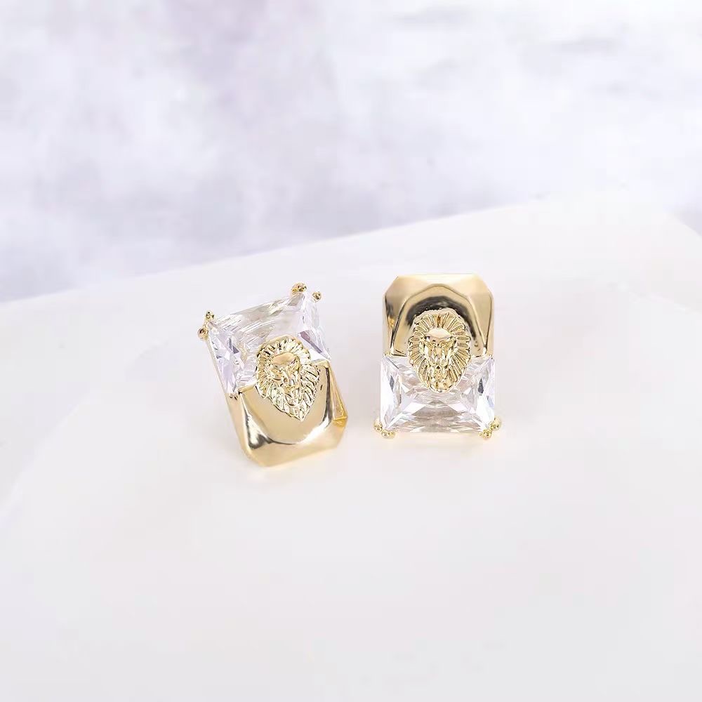 Fashionable and versatile zircon stud earrings, 18K brass electroplated, S925 Specification image