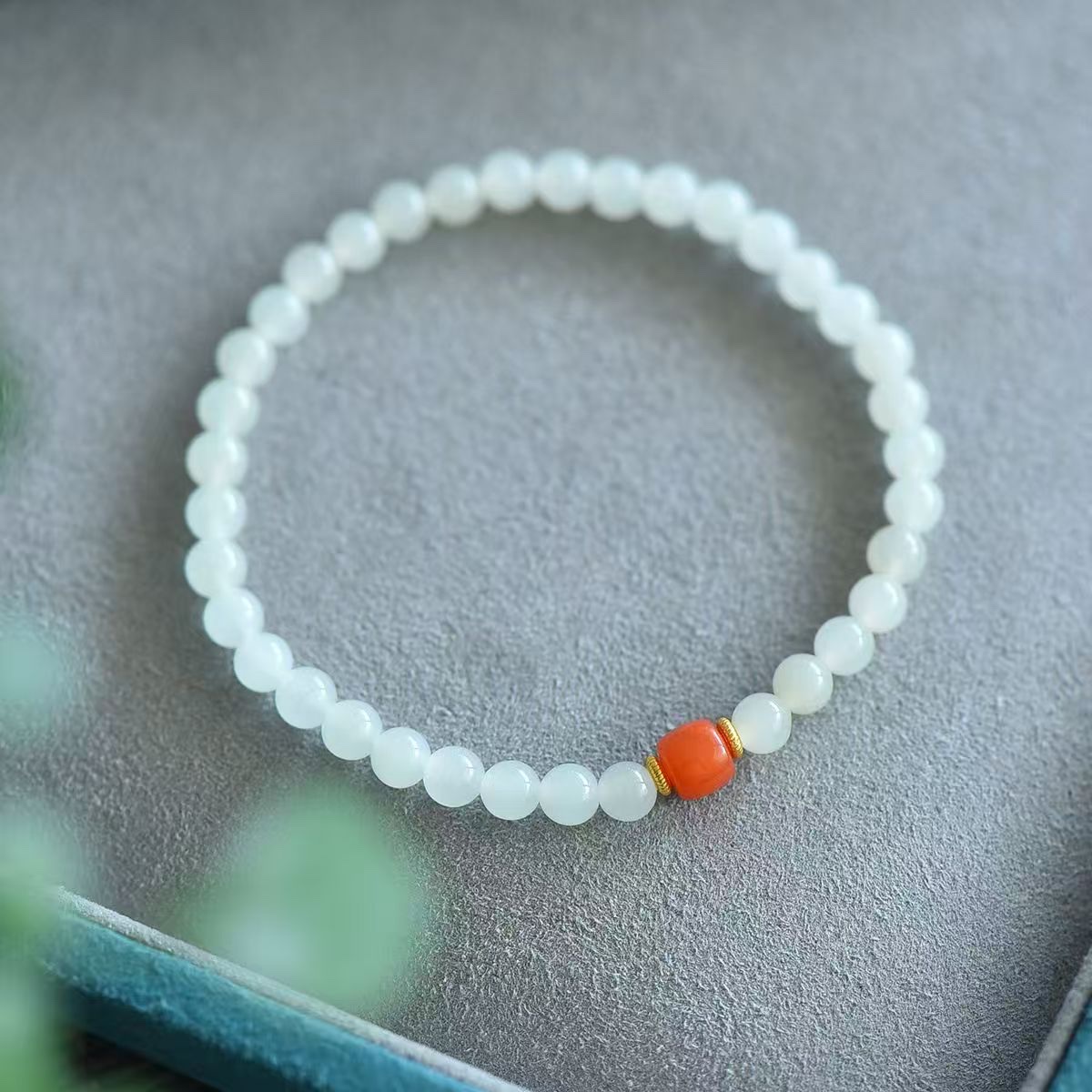 Premium Hetian jade bracelet, female ice type, sheep fat white jade, clear water, genuine Qinghai old material, Nan Red bracelet details Picture