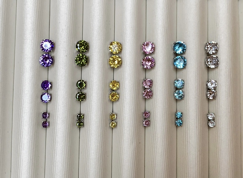Titanium steel crystal flash zircon, Hua Zi ear studs, women's ear piercings, cochlear studs, ear bone studs, earrings Specification image