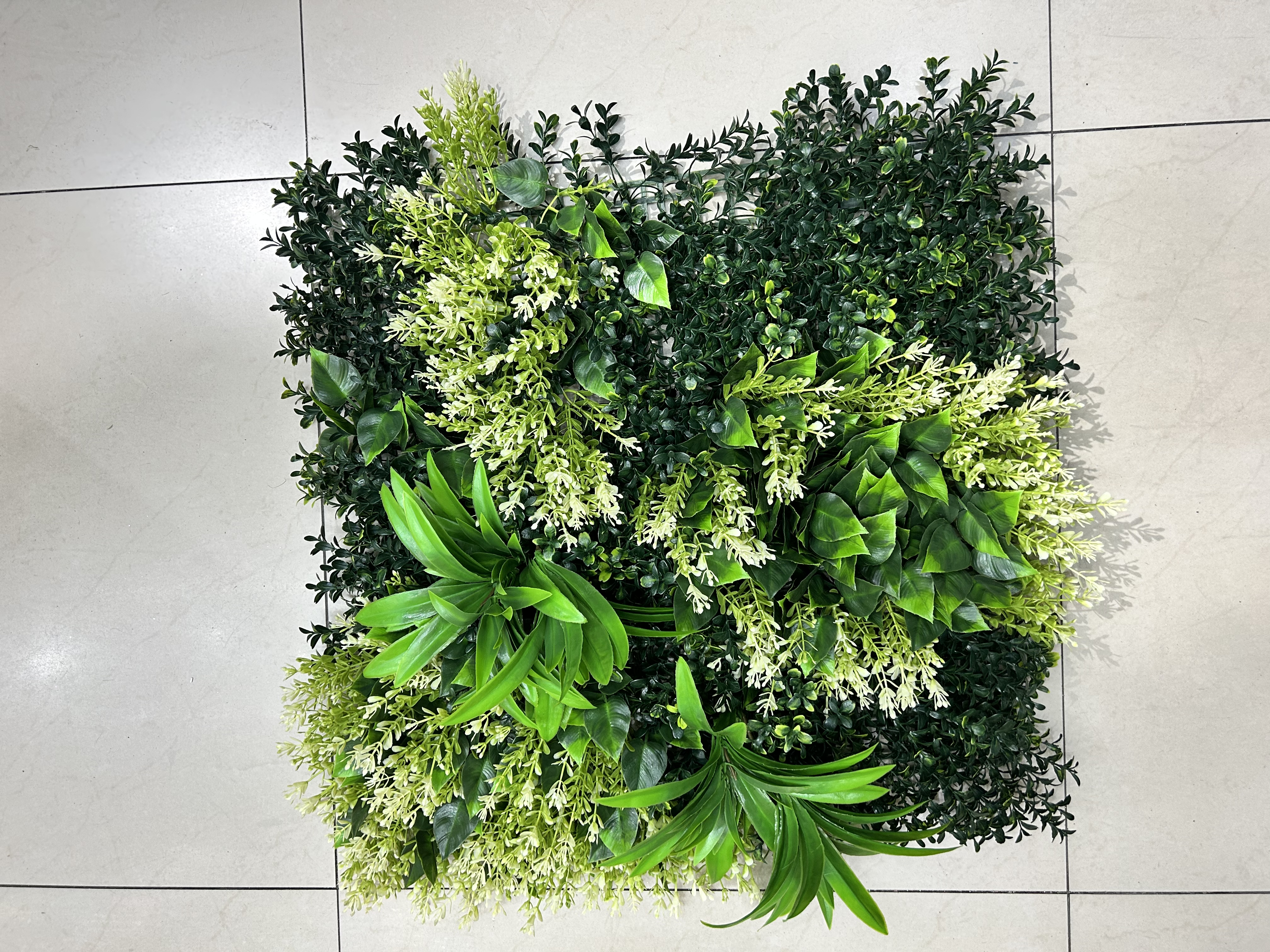 Artificial plant walls for indoor and outdoor landscaping and decoration, artificial turf, artificial flower walls, company shopping mall image walls, partitions, background green plant walls Application Scenario