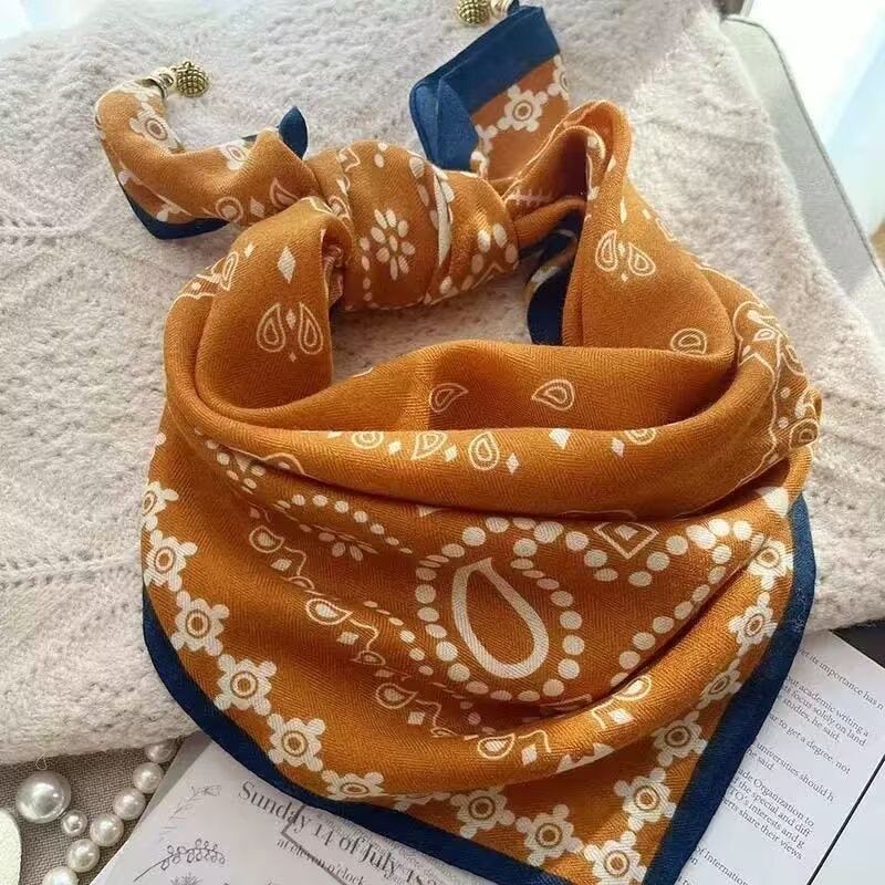 Magnetic buckle herringbone velvet square scarf 68*68cm, a fashionable new bestseller. For more new styles, please ask me for pictures. Welcome to purchase detail image 13