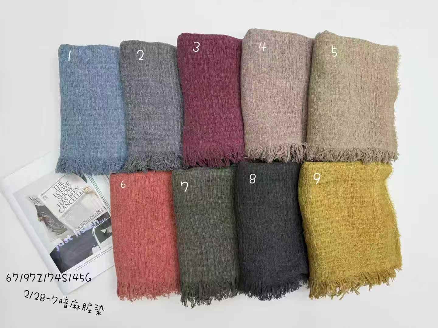 Casual scarves and shawls for vacation and casual wear are paired with the latest popular and fashionable artificial cotton material detail image 15