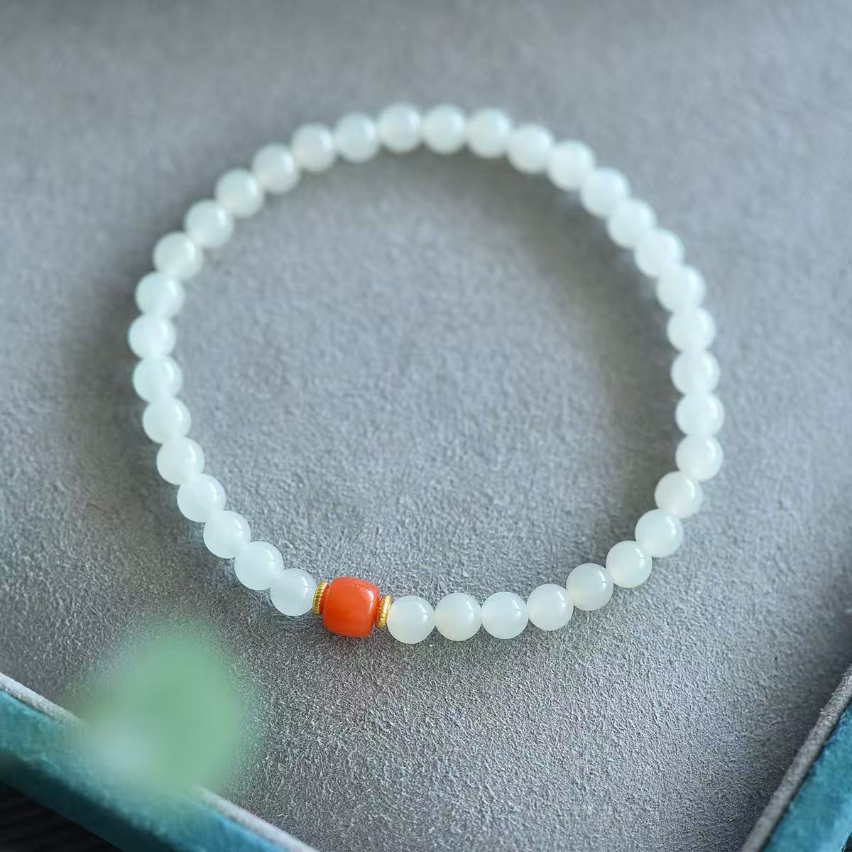 Premium Hetian jade bracelet, female ice type, sheep fat white jade, clear water, genuine Qinghai old material, Nan Red bracelet Application Scenario