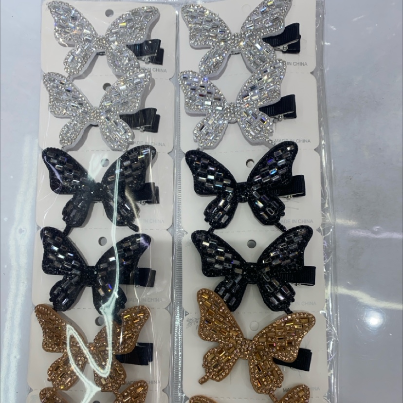 立体蝴蝶造型仿生蝴蝶轮廓，翅膀灵动有层次，自带轻盈飘逸感，比平面款更显精致。