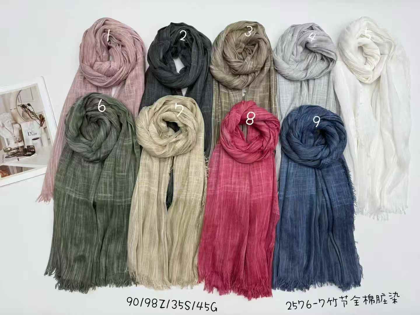 Casual scarves and shawls for vacation and casual wear are paired with the latest popular and fashionable artificial cotton material Application Scenario