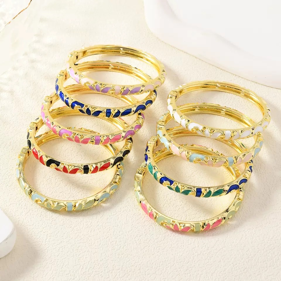 Oil-dripping bracelet, a retro cross-border export bestseller, is a colorful gift and souvenir for women