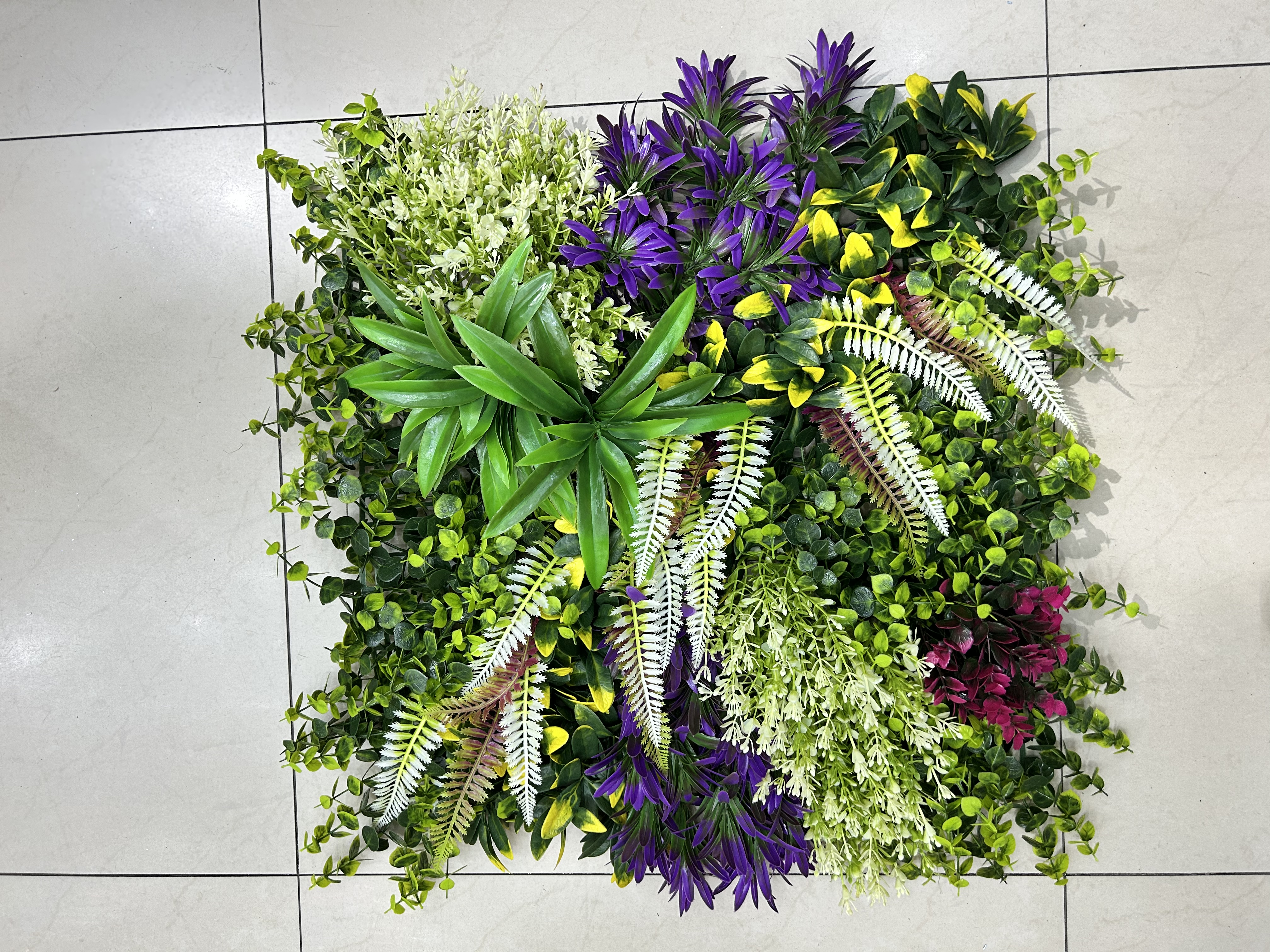Artificial plant walls for indoor and outdoor landscaping and decoration, artificial turf, artificial flower walls, company shopping mall image walls, partitions, background green plant walls Specification image