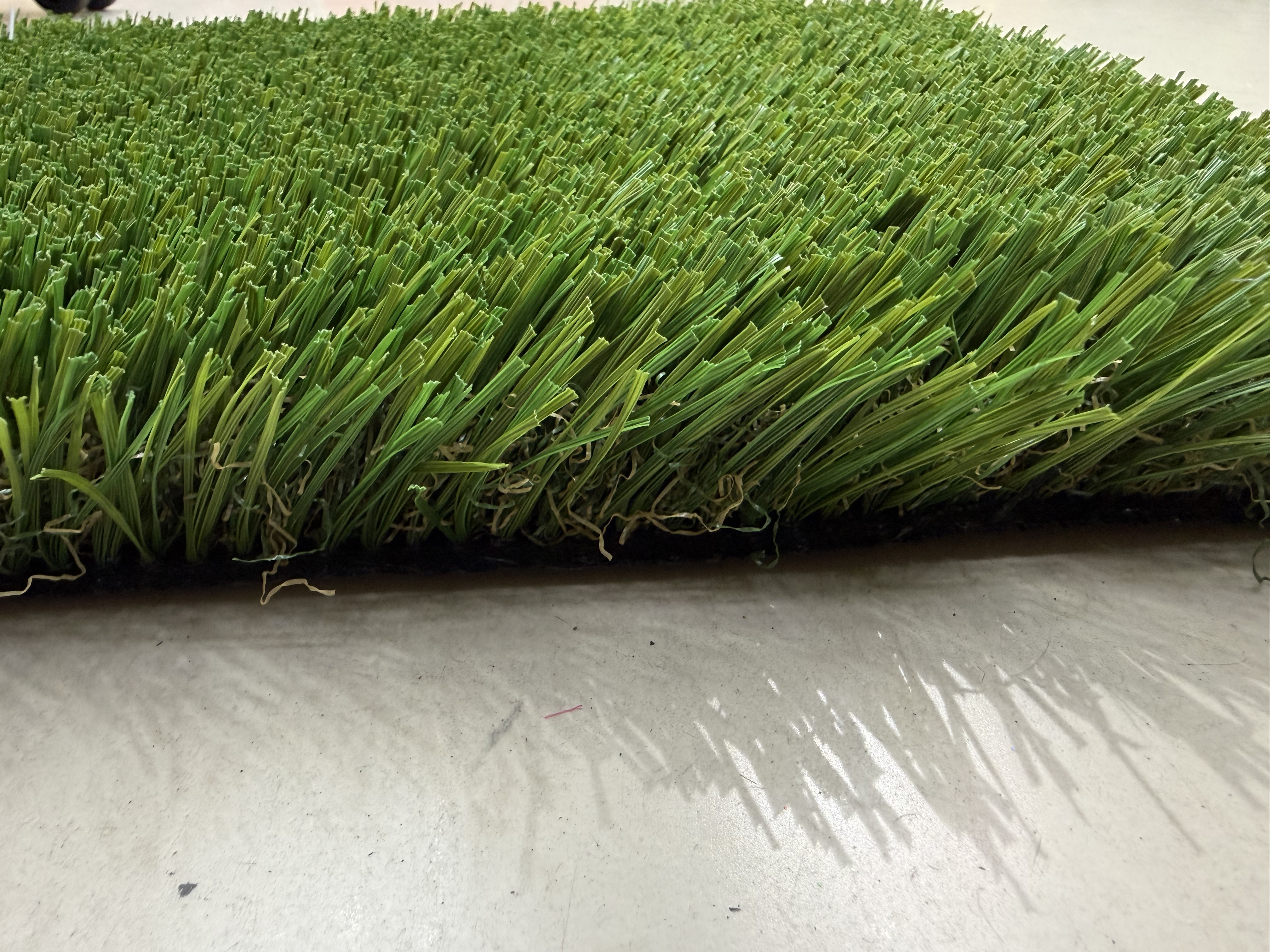 Artificial turf, professional sports courts, sports turf with PU base, leisure landscape, outdoor decoration, simulated plastic turf, decorative artificial turf, artificial turf detail image 4