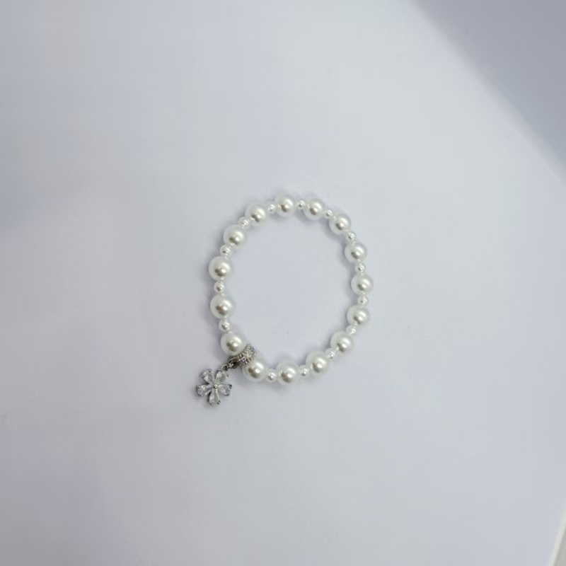 Exquisite Shi Family Pearl Five-petal Flower bracelet for women, a light luxury, niche and high-end style bracelet, new spring and summer jewelry accessory Specification image