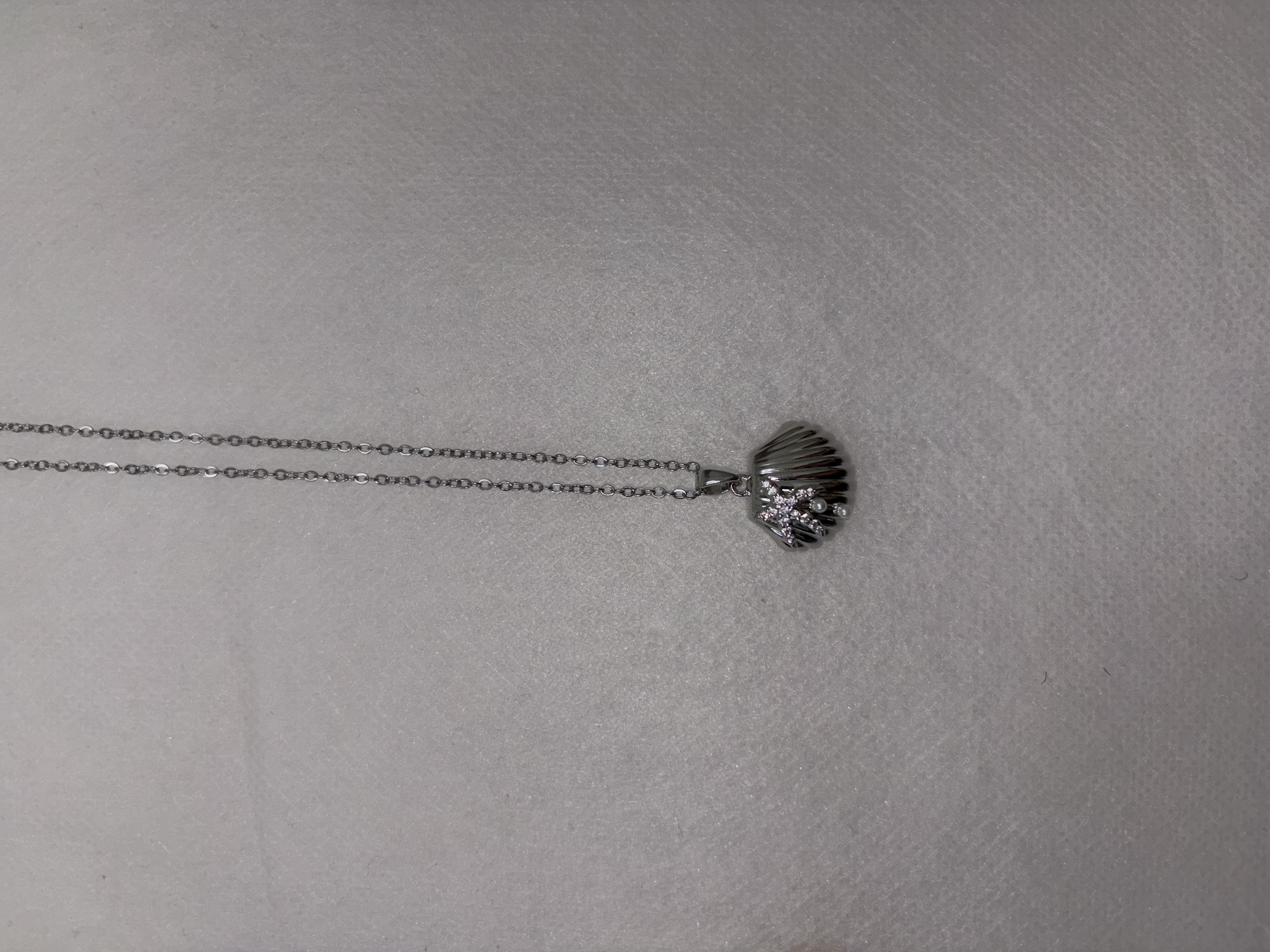 钛钢项链轻奢时尚锁骨链小众贝壳吊坠新款生日礼物配饰细节图